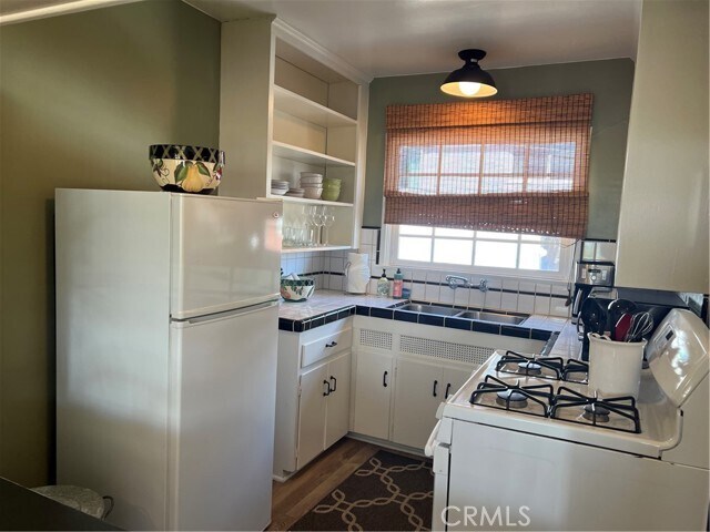 Building Photo - 519 Cedar Way