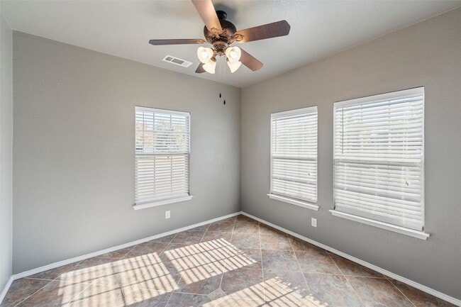 Building Photo - 500 Braewick Dr