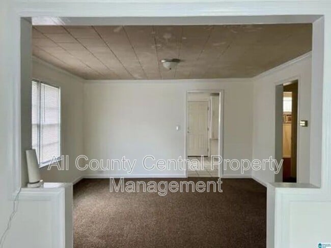 Building Photo - 5417 Holland Ave
