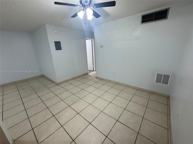 Foto del edificio - 100 NE 203rd Terrace