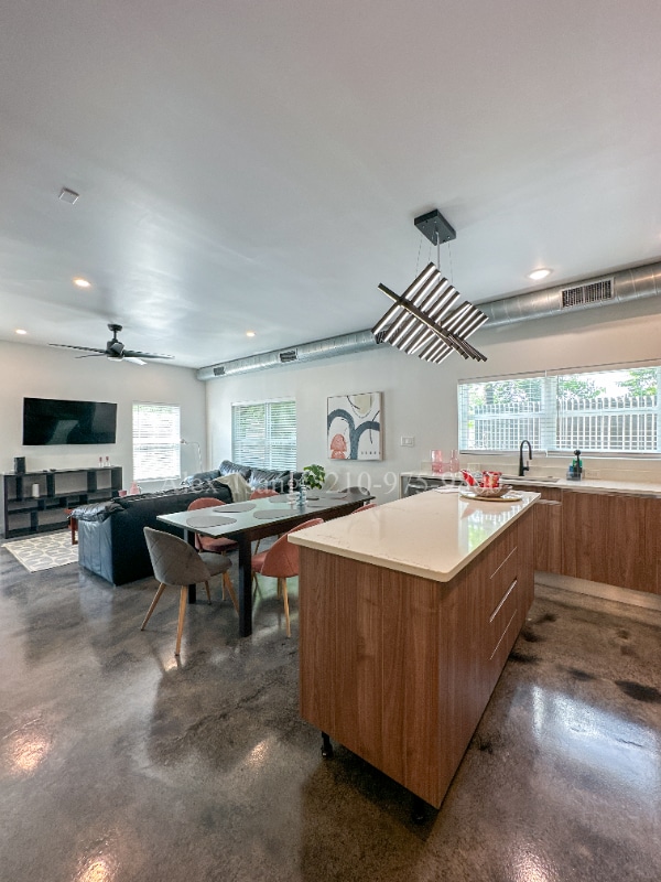 Photo - 811 Montana St Townhome