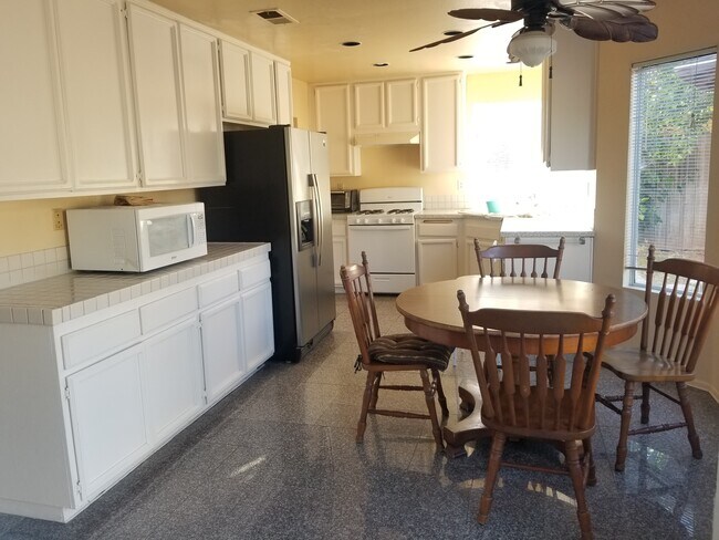 Foto del edificio - 11715 Thomas Hayes Ln