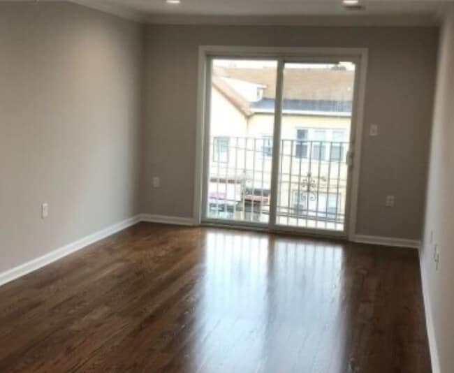 Building Photo - 64 Delaware St