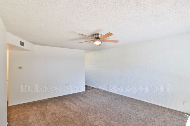 Building Photo - 1712 W Shangri-la Rd