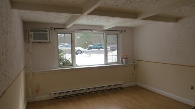 Building Photo - 118 Parker St