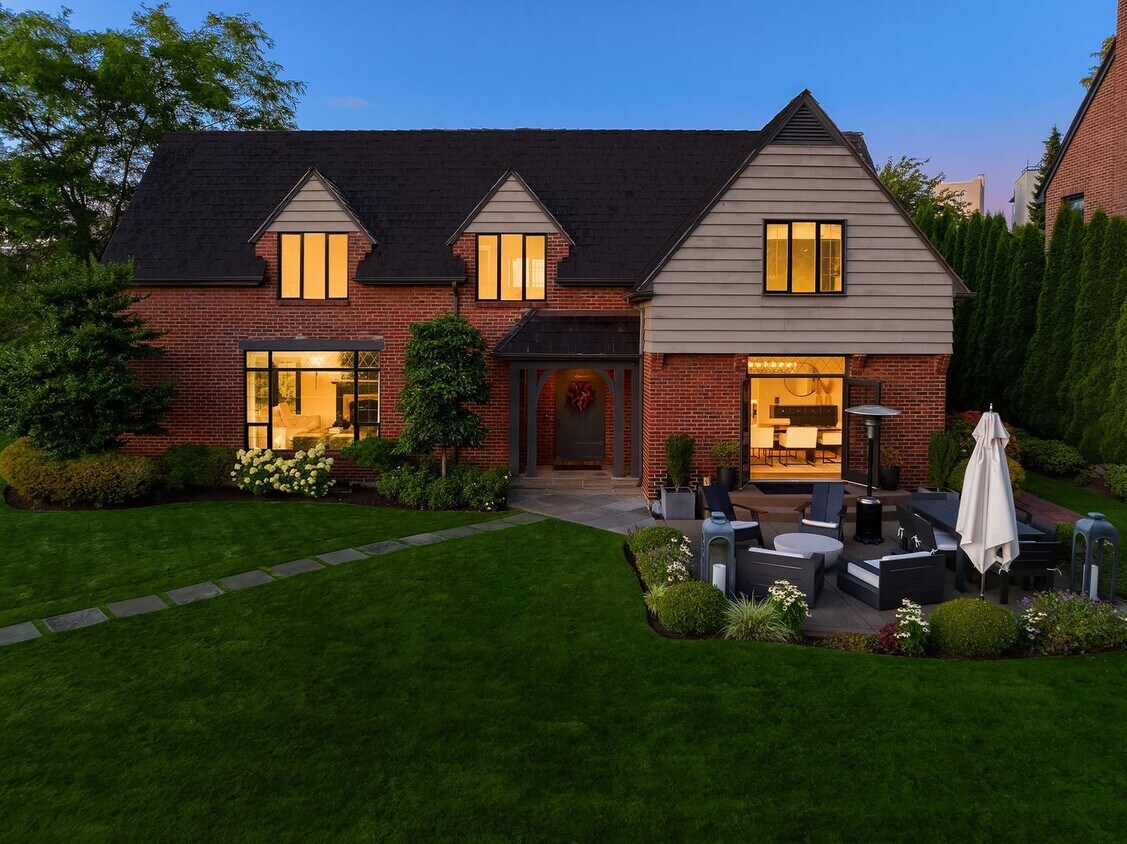 Primary Photo - Magnolia Boulevard Grand Tudor - Fully Fur...