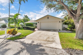 Building Photo - 10 Sailfish Ln