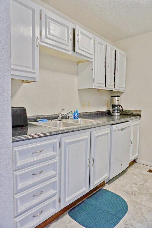 4731 Mills Dr - 4