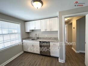 Building Photo - 2238 S 82nd St