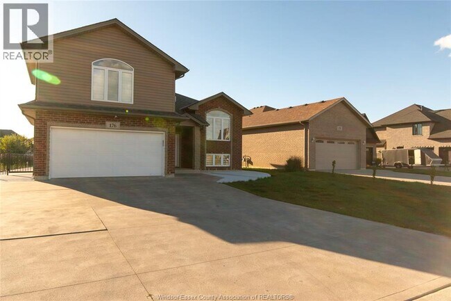 Photo du bâtiment - 176 Summer St.