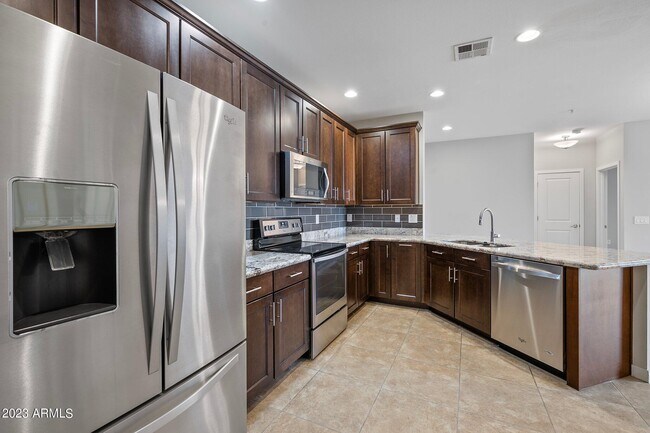 Foto del edificio - 2511 QUEEN CREEK Rd