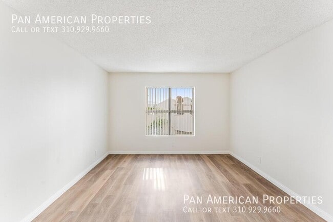 Building Photo - 10380 Almayo Ave