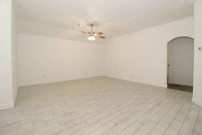 Building Photo - 1500 Ari Ave