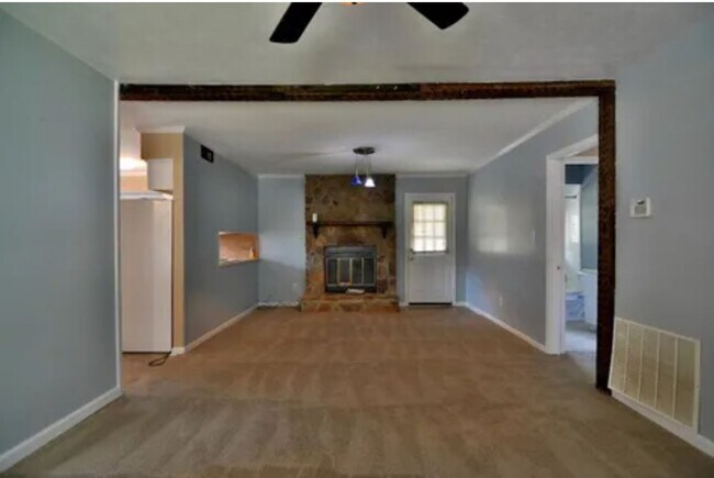Foto del edificio - 3 Bedroom 2 Bath in North Columbus