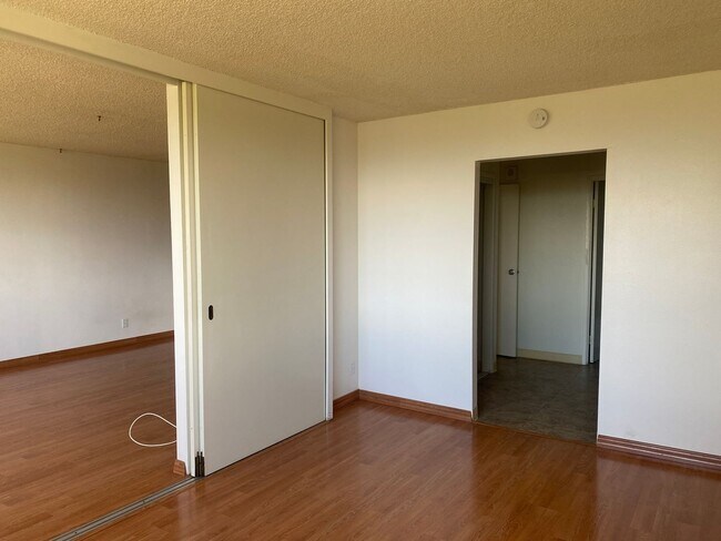 Building Photo - 55 S. Kukui St. #D904