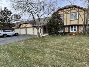 Building Photo - 1308 N Streamwood Ln