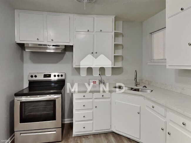 Building Photo - 3 br, 1.5 bath House - 4255 Larson Ln