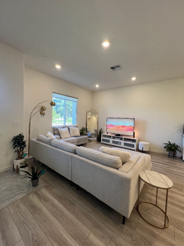 Building Photo - 32 Lesina Way