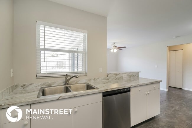 Foto del edificio - 15688 Spring Line Ln