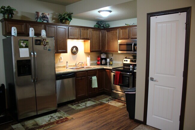 Foto del edificio - 3720 Ravenwood Cir