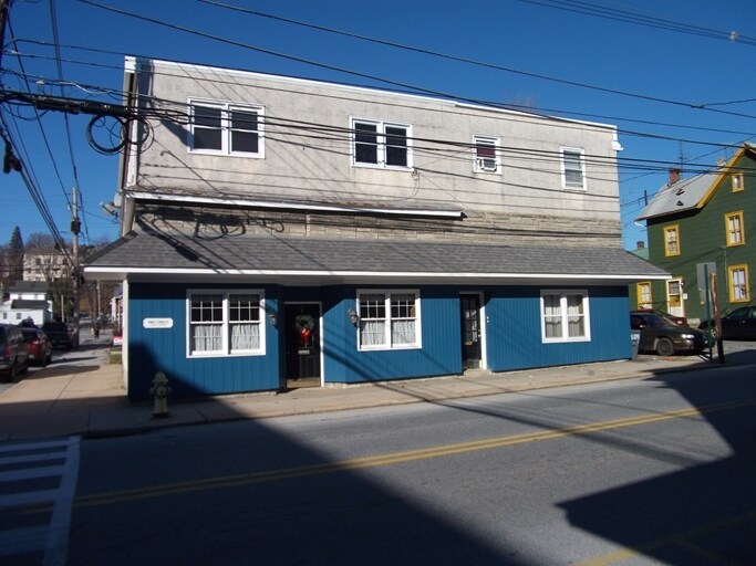 Foto del edificio - 349-351 W 1st Ave