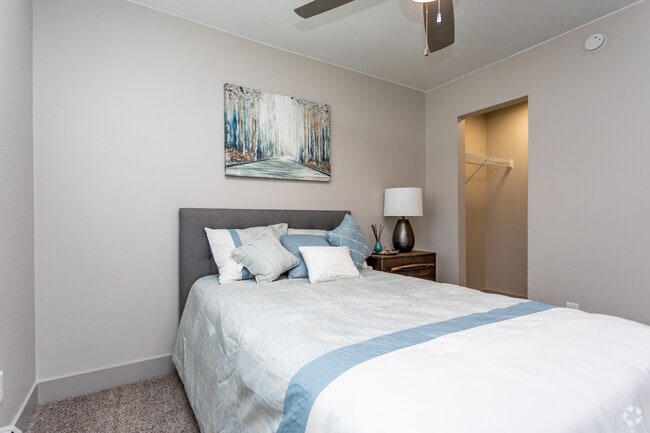 2BR, 1BA - 720 SF - North 49 Apartments