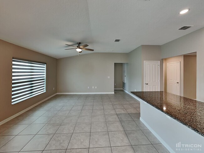 Building Photo - 3268 Eagle Hammock Circle Kissimmee FL