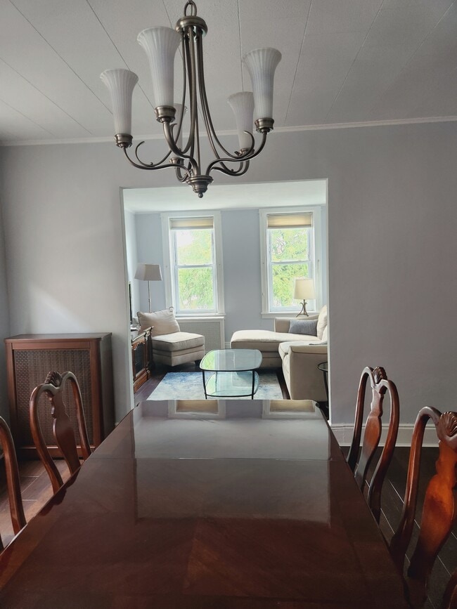 Building Photo - 6046 Woodbine St