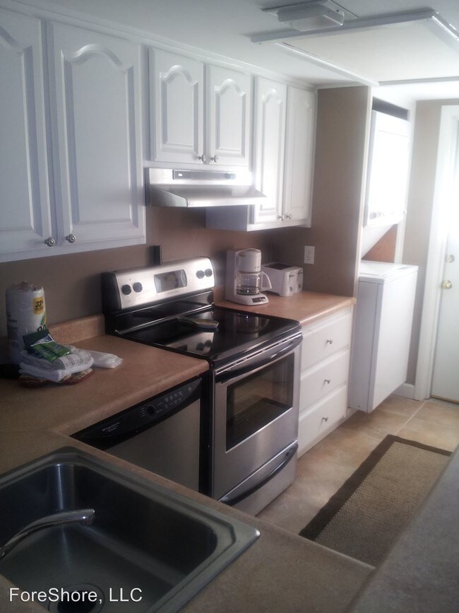 Building Photo - 32 S Forest Beach Dr