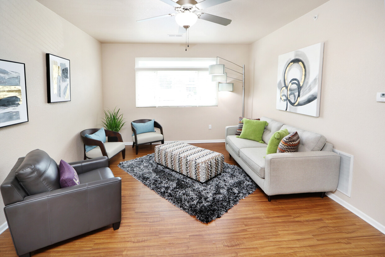 Foto principal - 1131 Bertrand St