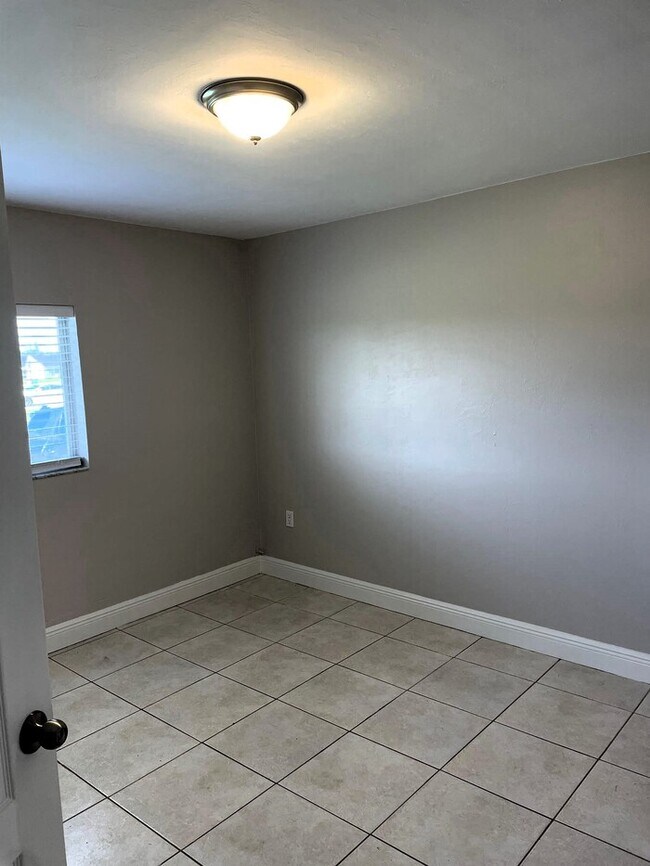 Foto del edificio - NE Cape Coral Duplex Unit