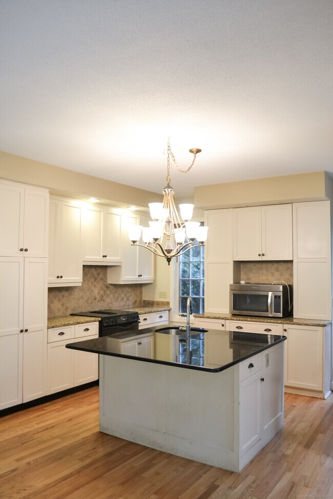 Building Photo - 1 Kempton Mews