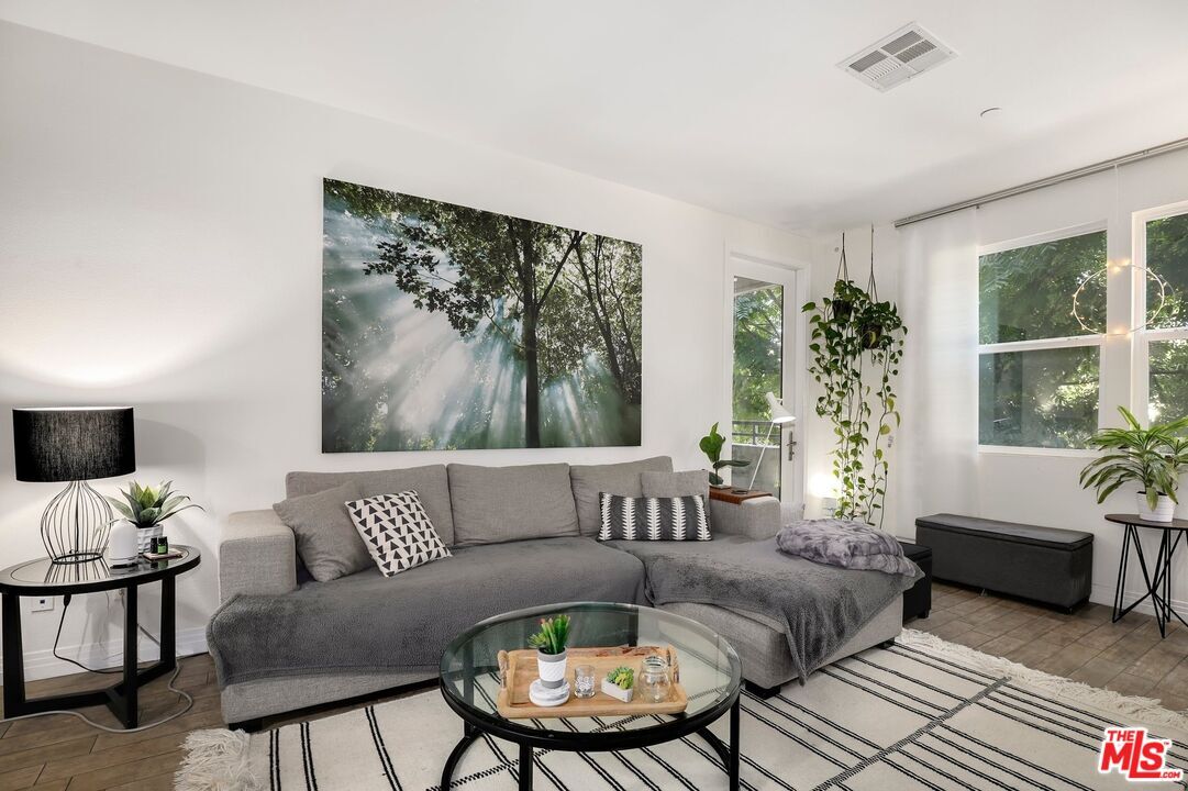 Primary Photo - 7100 Playa Vista Dr