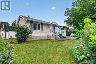 Building Photo - 1125 Kenaston St