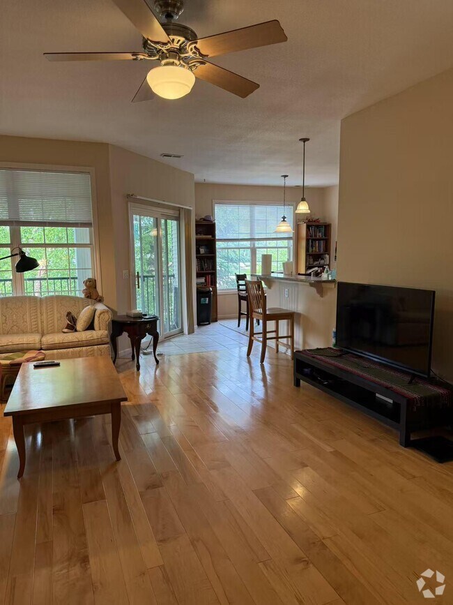 Building Photo - 331 Scio Village Ct