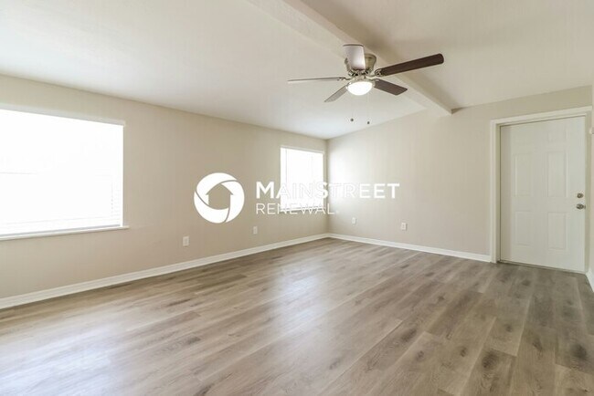 Foto del edificio - 827 E River Dr