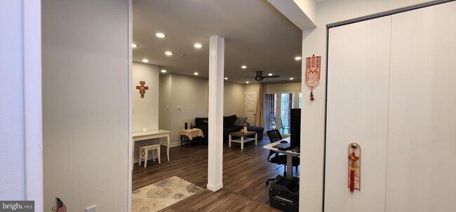 Foto del edificio - 4924 Columbia Rd