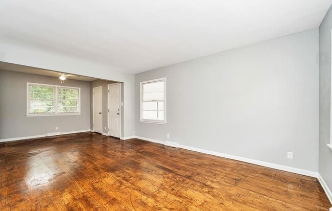 Building Photo - 612 Marguerite Dr NW