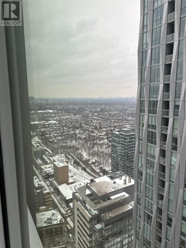 Photo du bâtiment - 11 Yorkville Ave