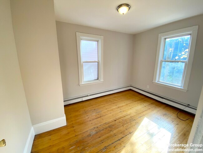 Building Photo - 1574 Tremont St