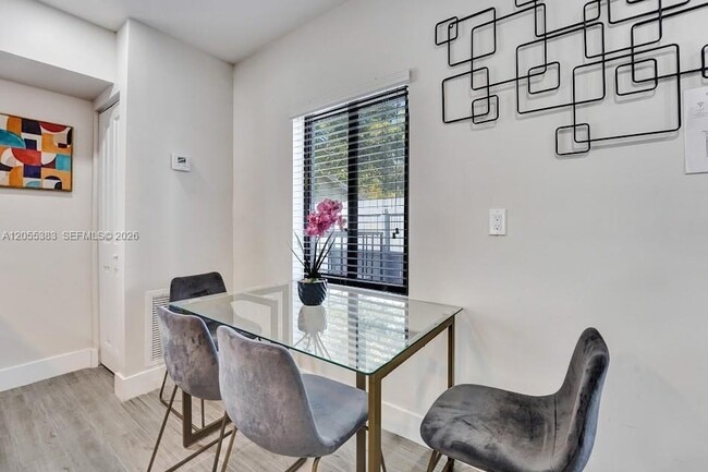 Foto del edificio - 1405 N Andrews Ave