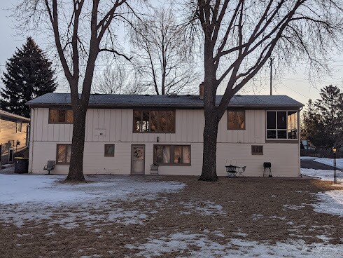 Upper level is unit available, see top right corner of house for screened-in porch view - 909 Sherman St