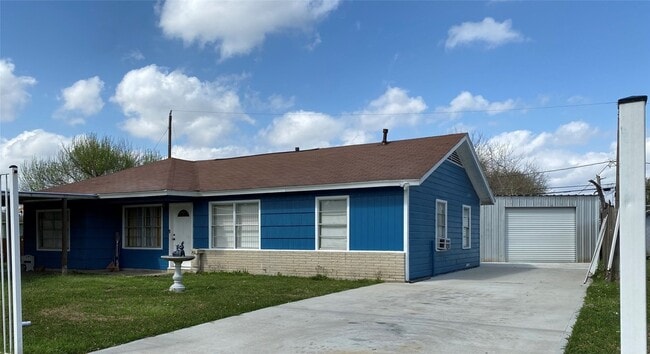 Building Photo - 15513 Vonnet St