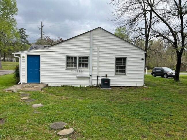 Building Photo - 139 Selman Rd NW