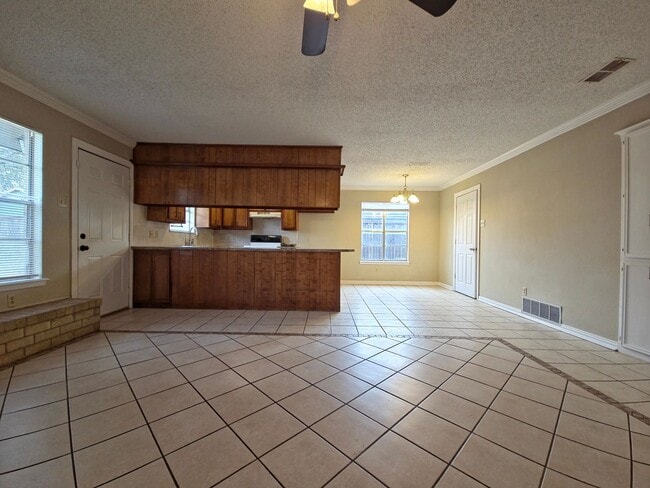 Building Photo - Spacious 2-Bedroom Home in South Lubbock
