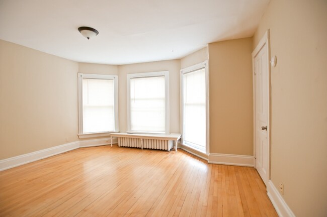 Foto del edificio - 2216 E Ivanhoe Pl