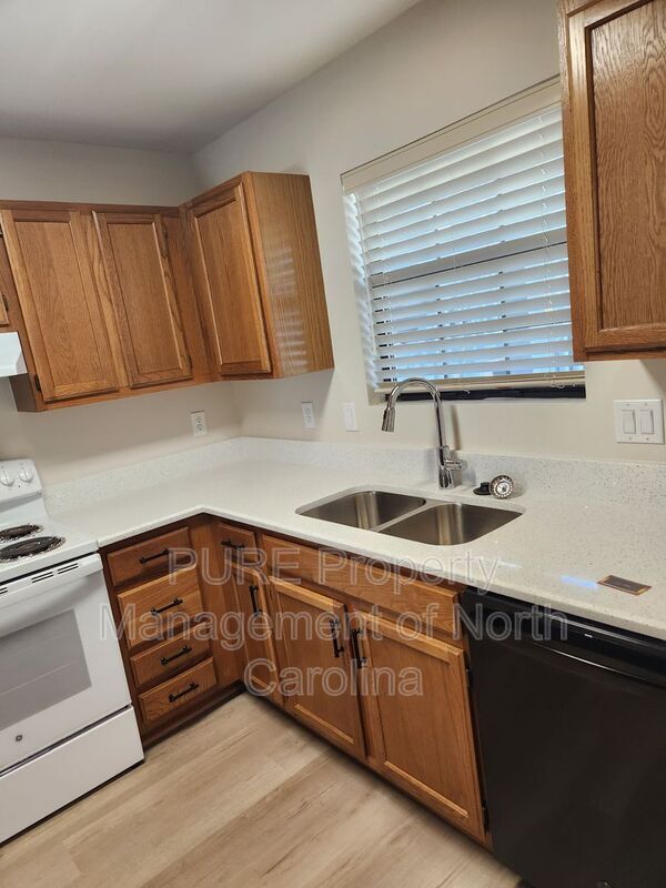 Building Photo - 7510 Woods Ln