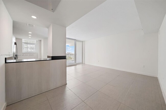 Foto del edificio - 910 West Ave