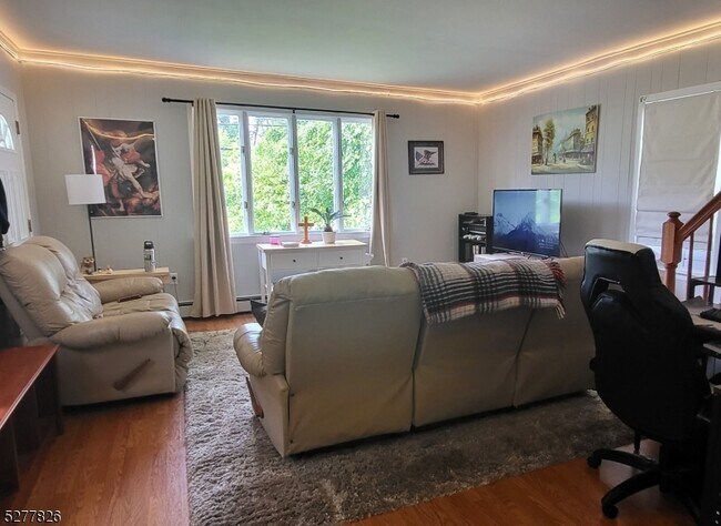 Building Photo - 552 NJ-23