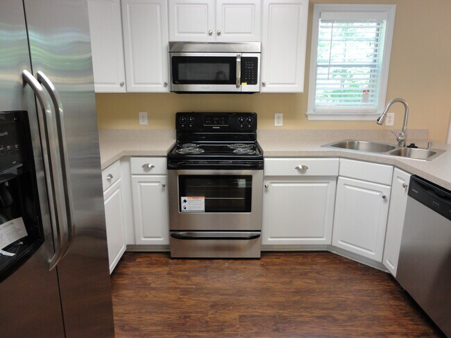 Building Photo - 5525 Pilgrim Point Rd